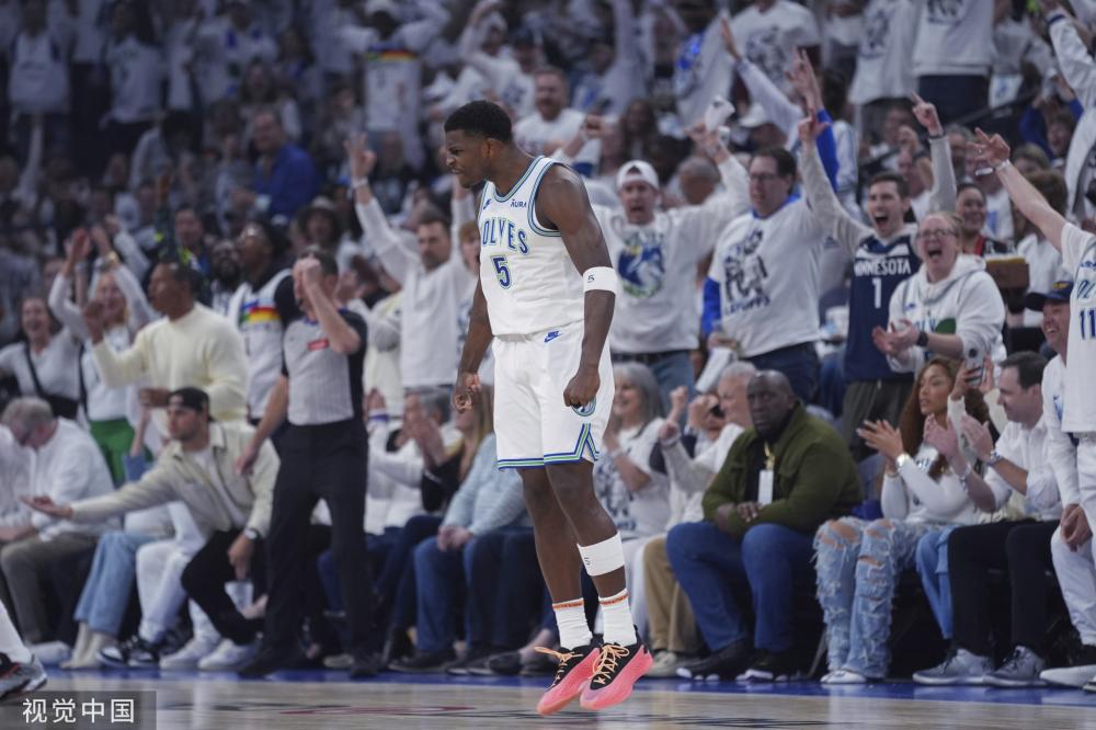 间的默契配 间的默契配